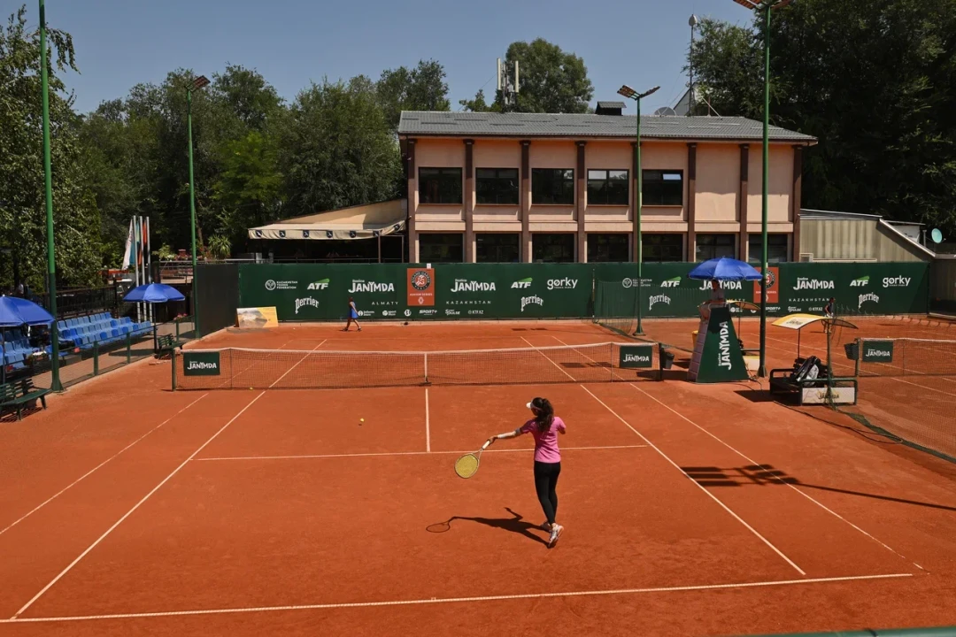 Легендарный Roland-Garros теперь в Казахстане: когда легенда становится ближе