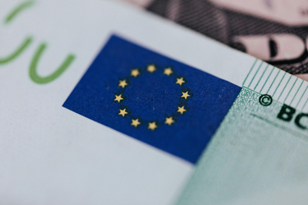 eu-flag-close-up-on-banknote-image