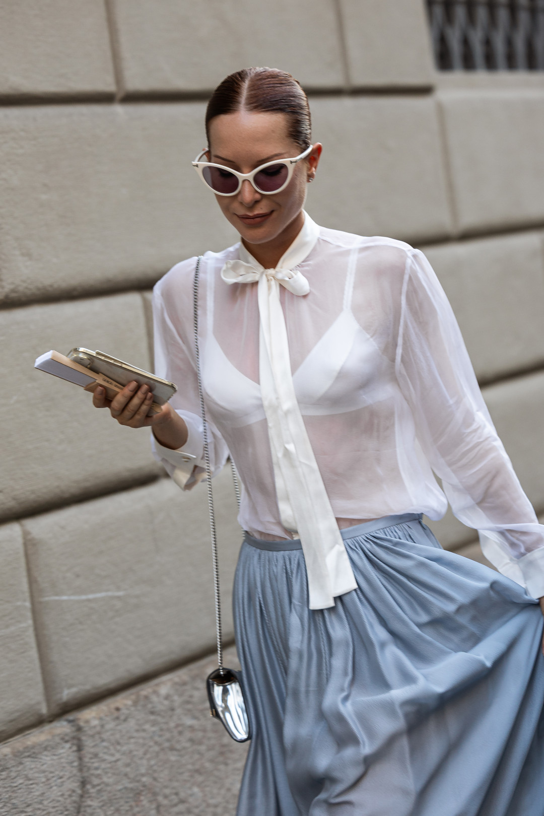 Стритстайл Миланской недели моды на показе Armani