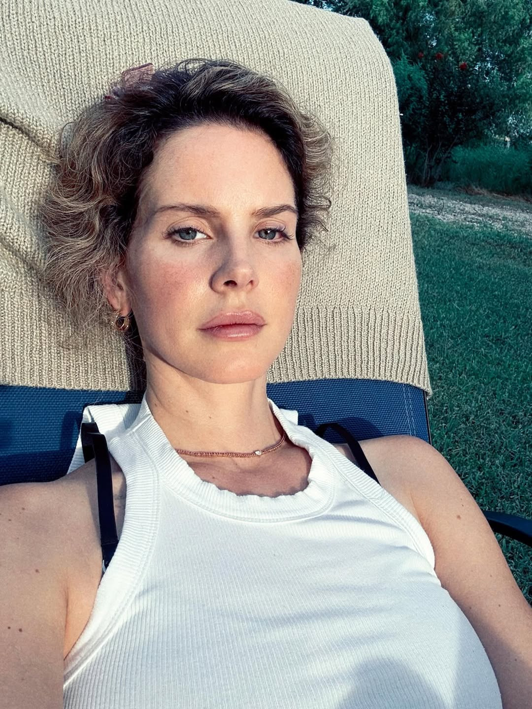 lana-del-rey-selfie-image