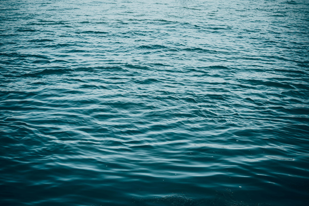 clear-blue-water-reflection-nature-lake-image