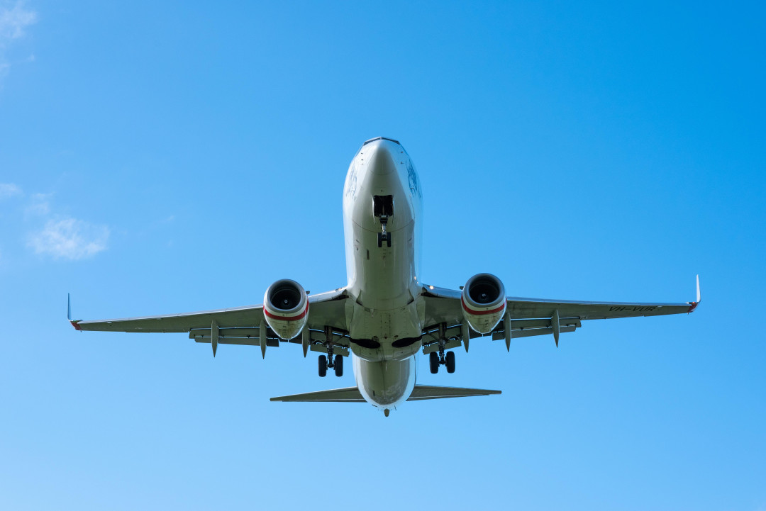airplane-flying-in-sky-image