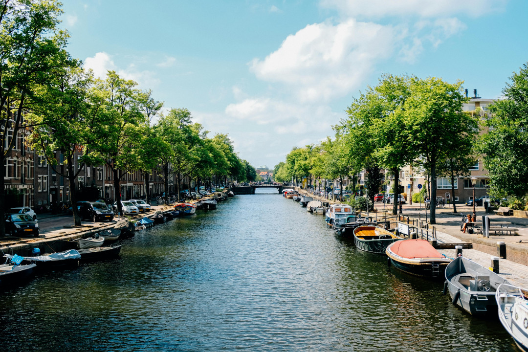 amsterdam-city-streets-canal-view-image
