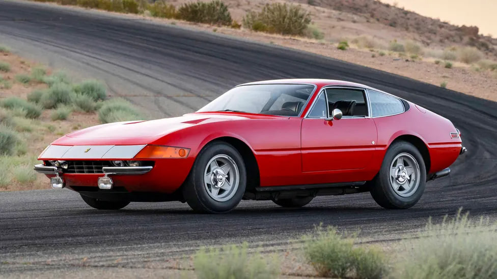 Три уникальные Ferrari Daytona выставили на аукцион