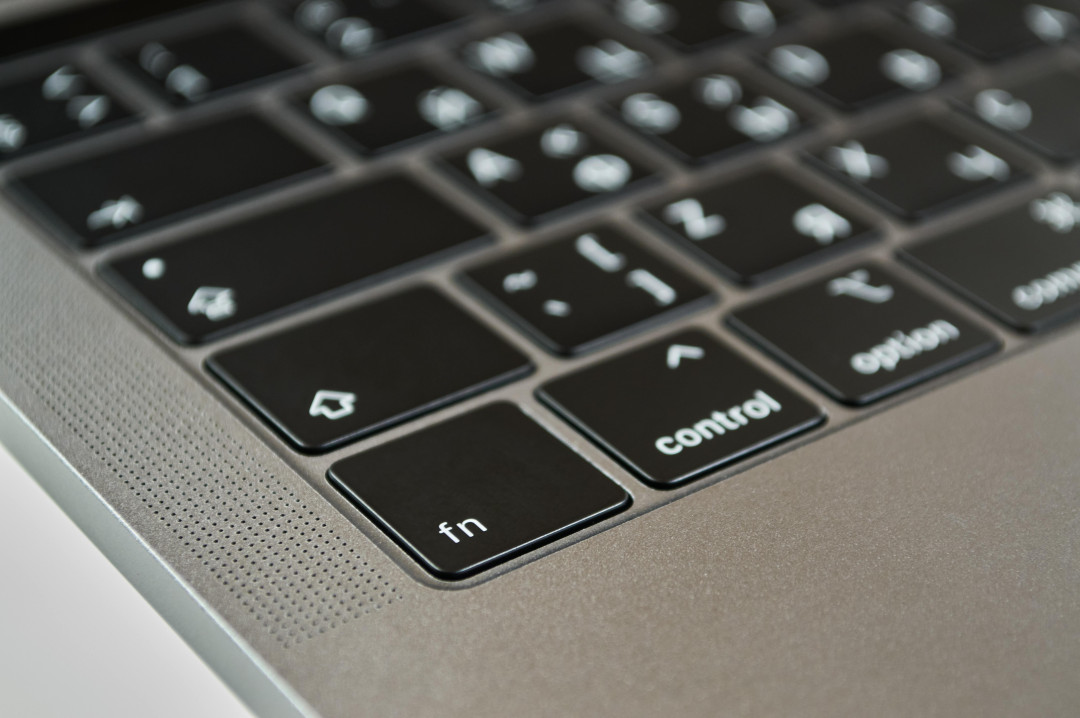 macbook-keyboard-close-up-image