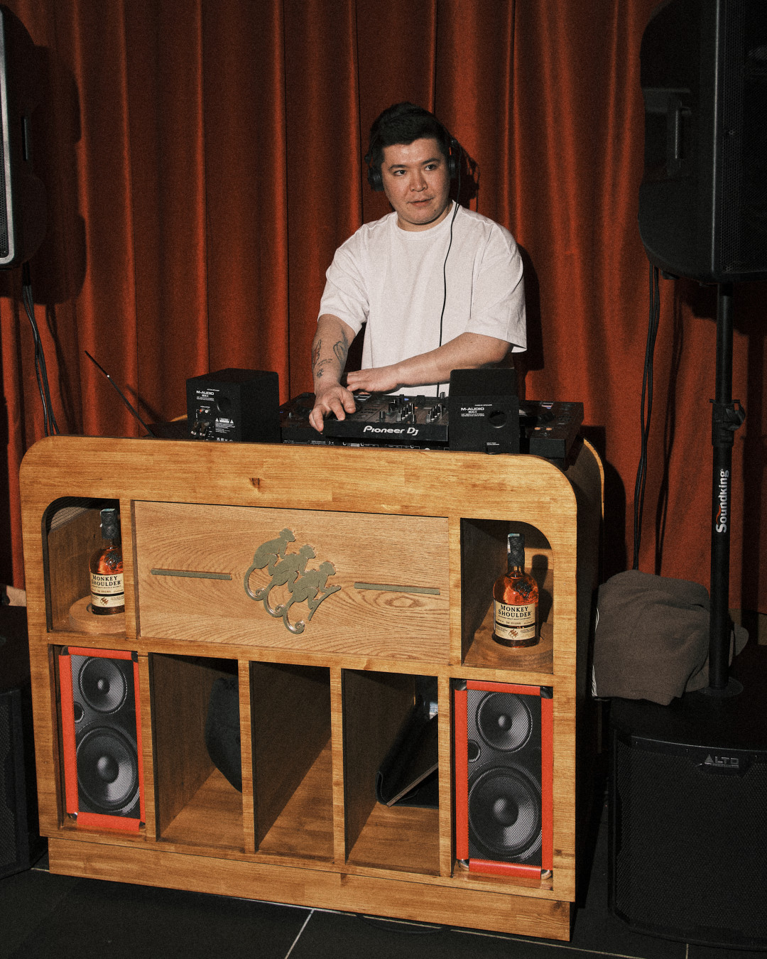 Когда напитки рассказывают истории: три города в одном баре