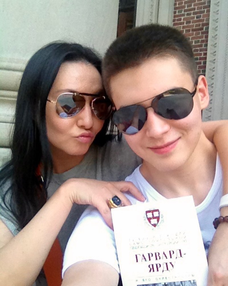 Димаш Адилет