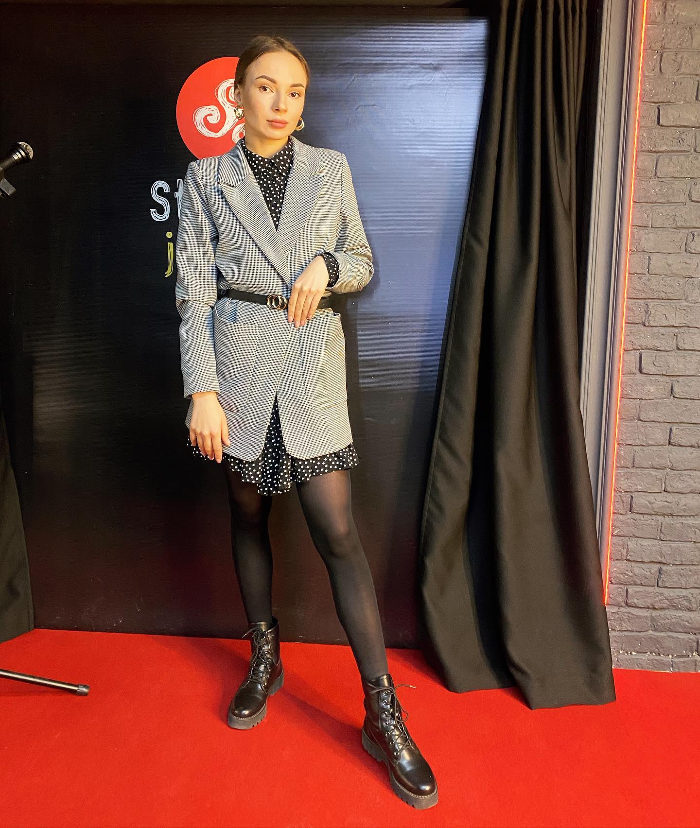 казахстанские женщины в стендапе