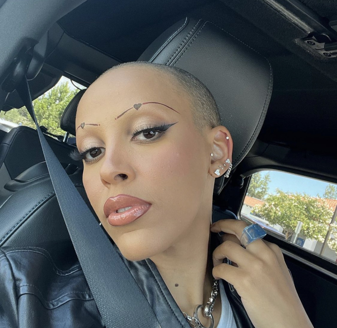 Doja Cat побрилась