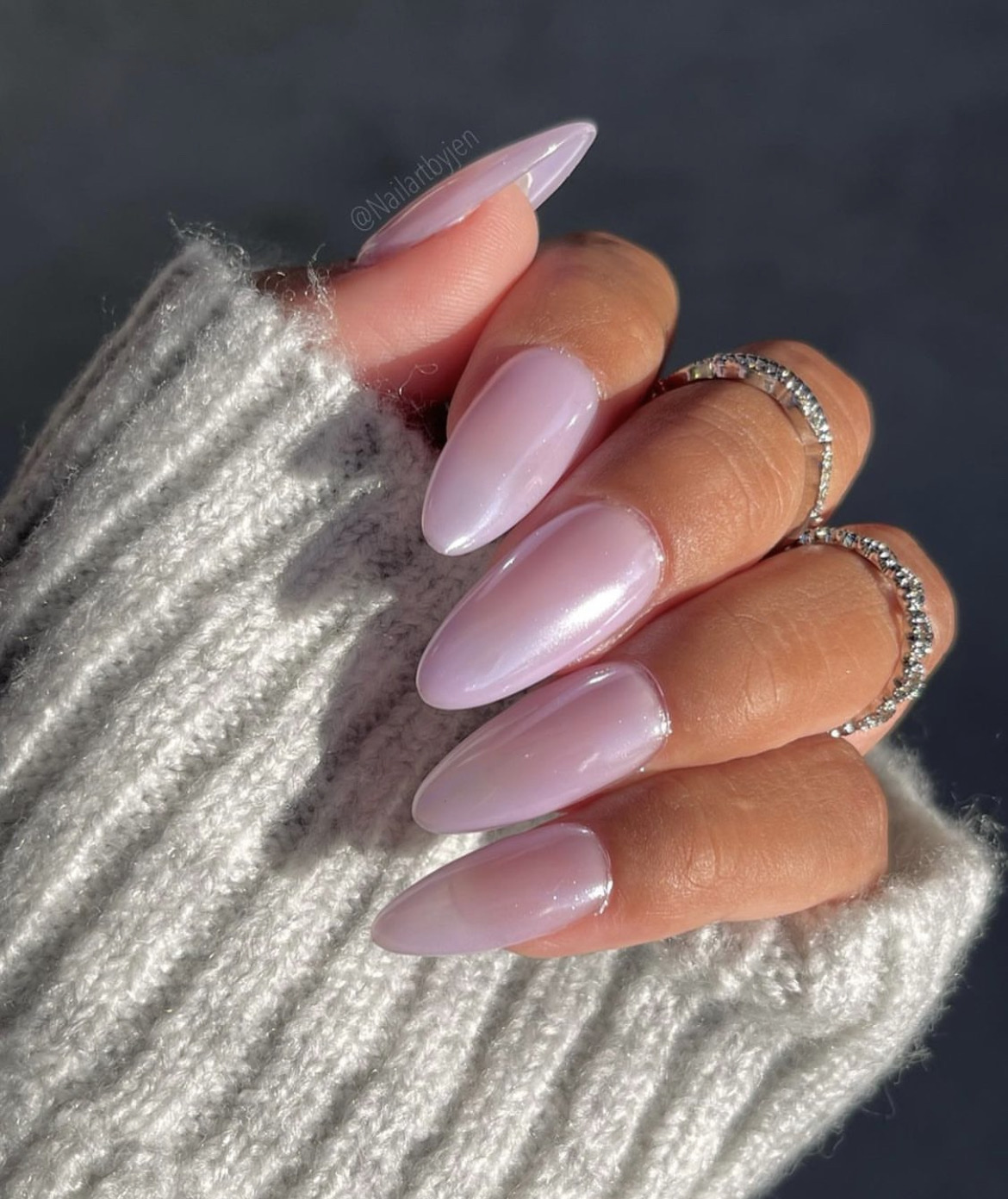 Хейли Бибер Маникюр