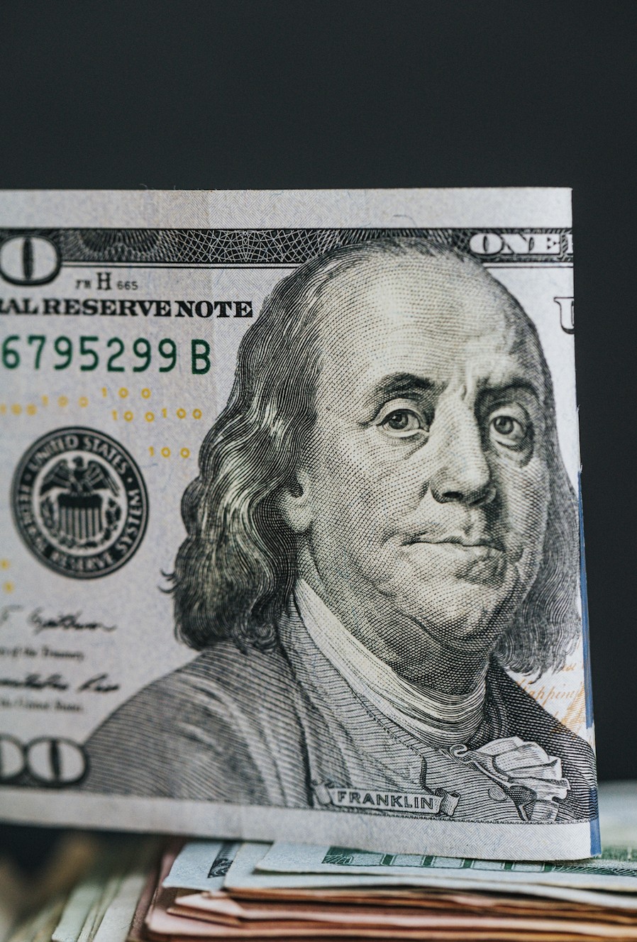 Финансовый гороскоп на август 2022