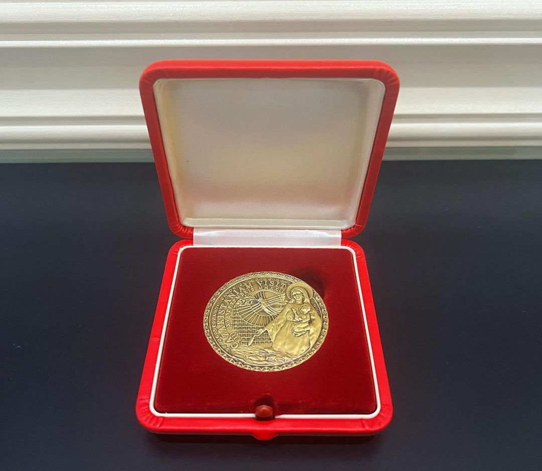 Папа Римский наградил Димаша Кудайбергена