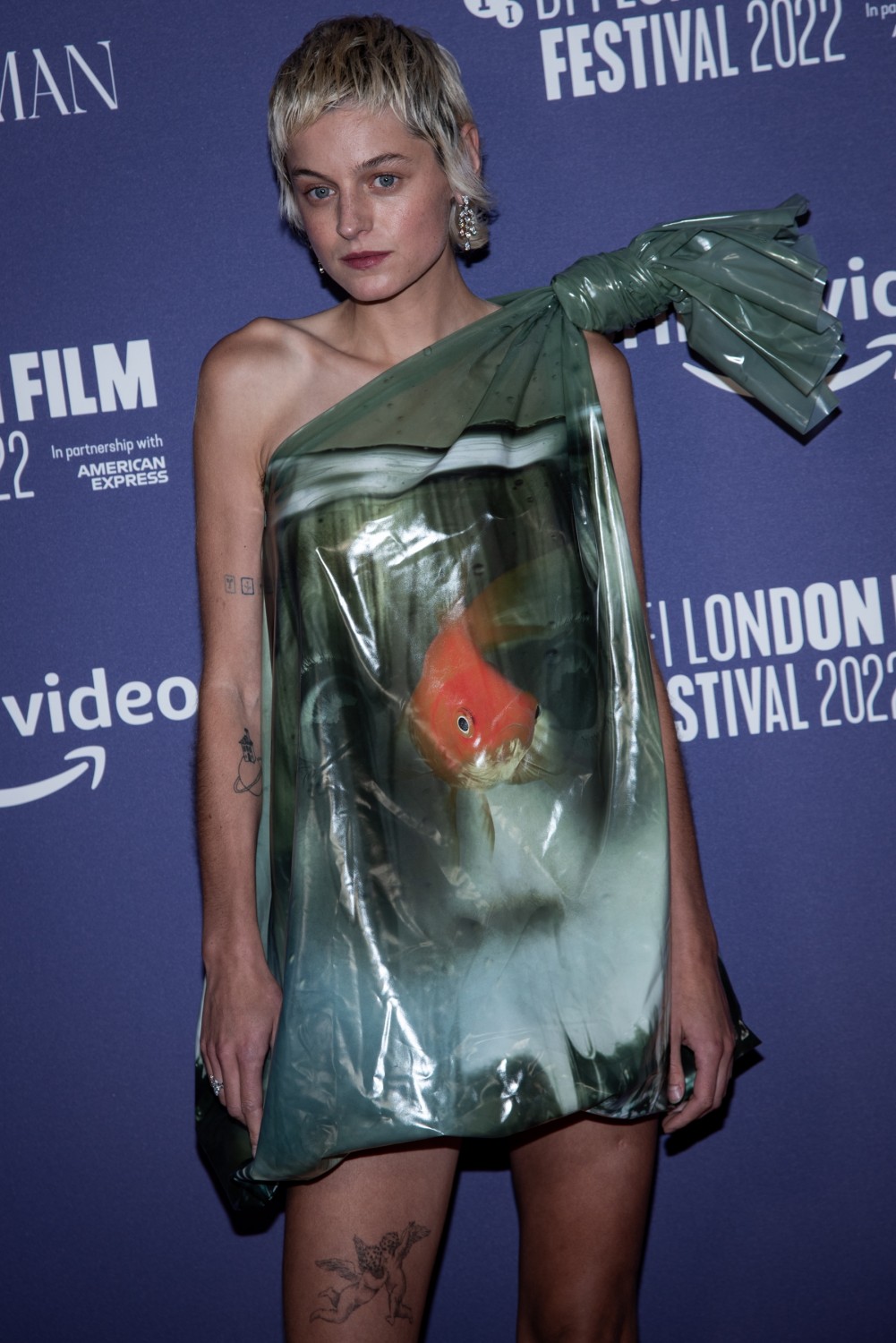 Эмма Коррин JW Anderson Cartier