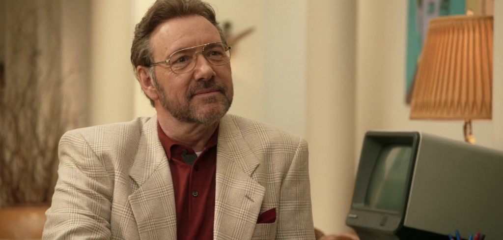 Спейси сексуально домогался