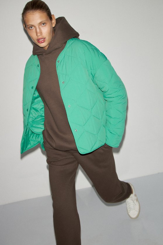 Стильный спортивный костюм