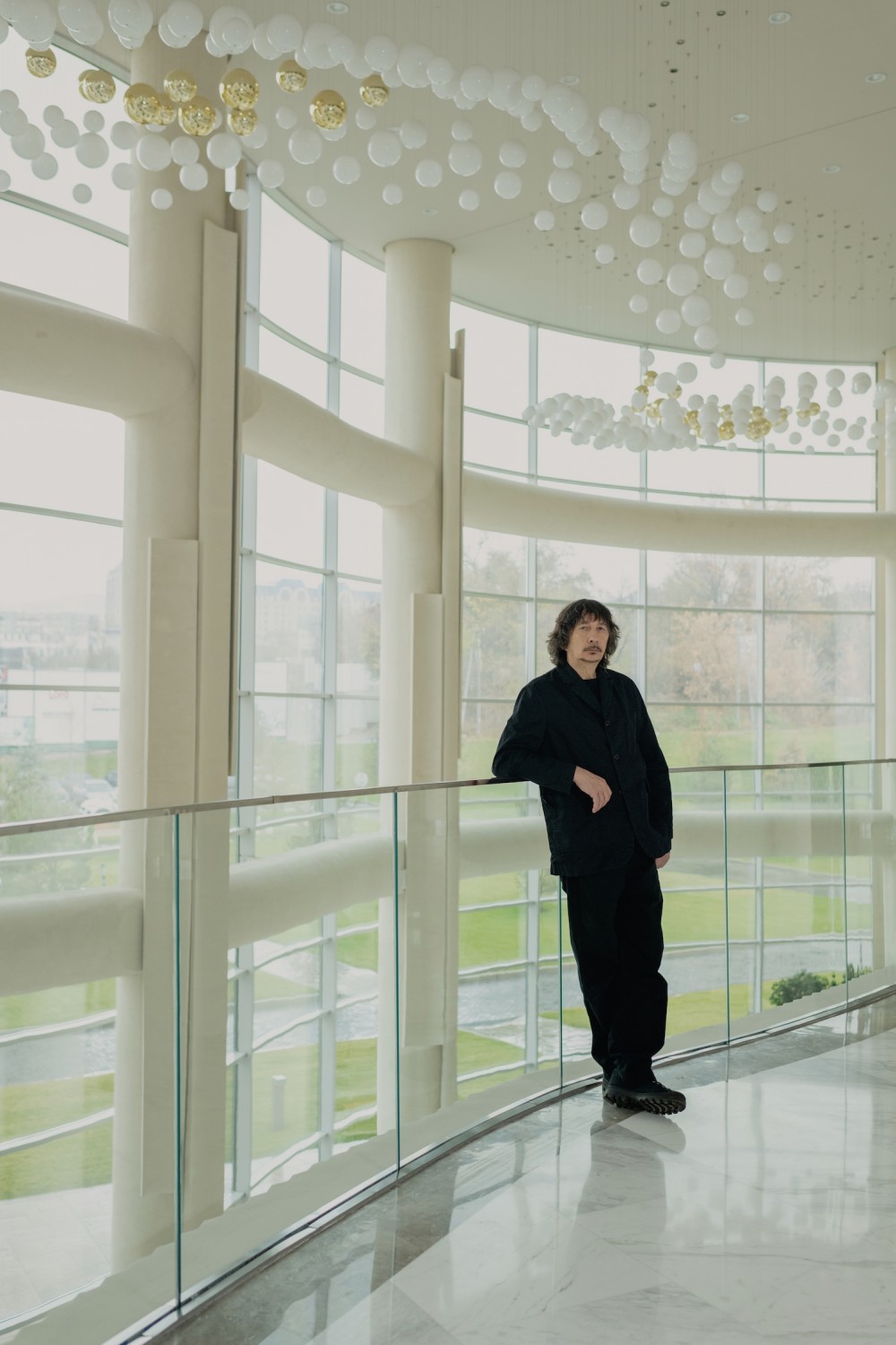 Өкшедегі сексуалды әйелдер аяқтары