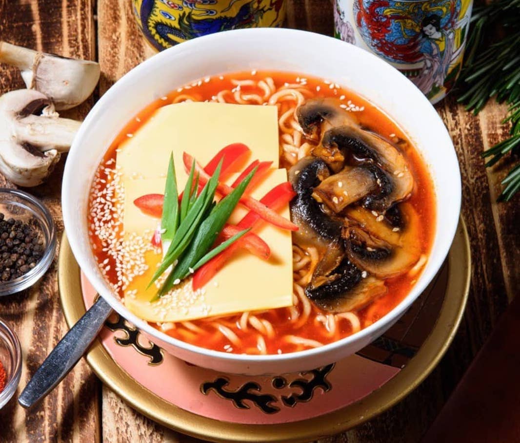 10 мест, где готовят лучший рамен в Алматы и Астане