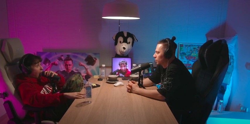 Слава Марлоу извинился