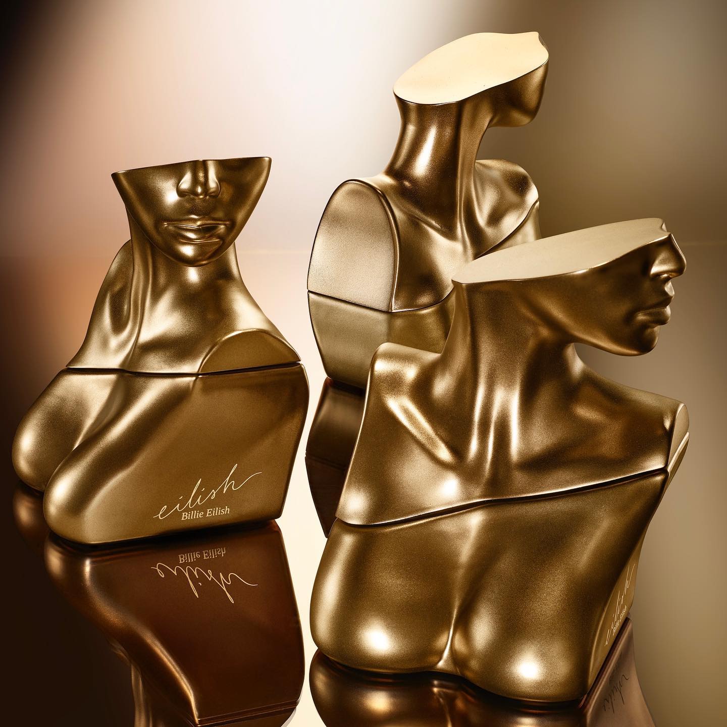 Самые лучшие и худшие ароматы знаменитостей по мнению парфюмерного эксперта