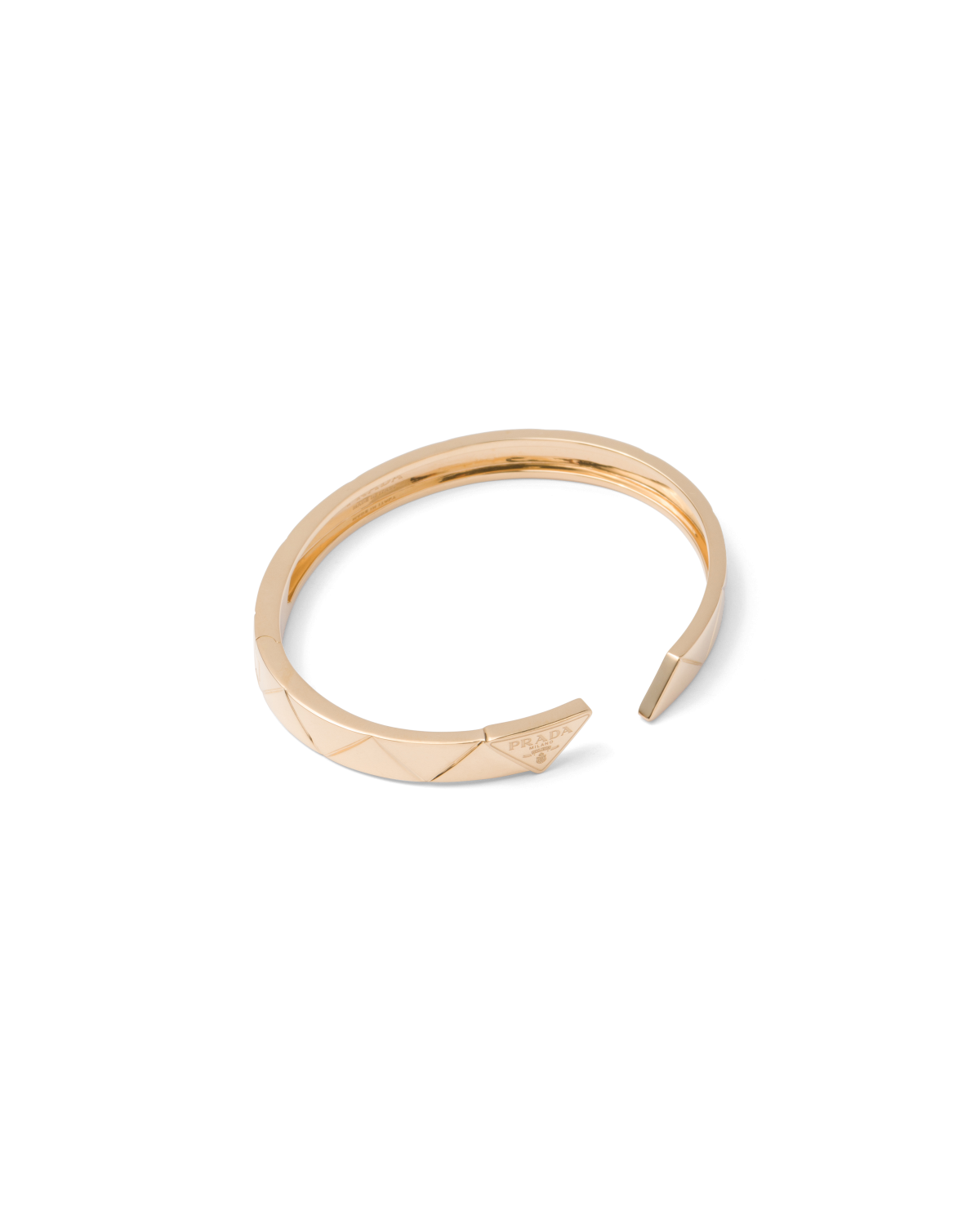Бренд Prada представил коллекцию украшений из переработанного золота
