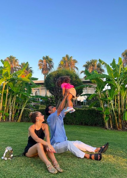 Ханде Эрчел усыновит