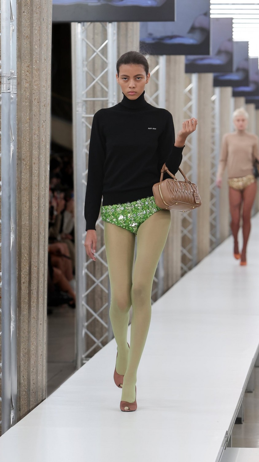  Crystal Panties тренд