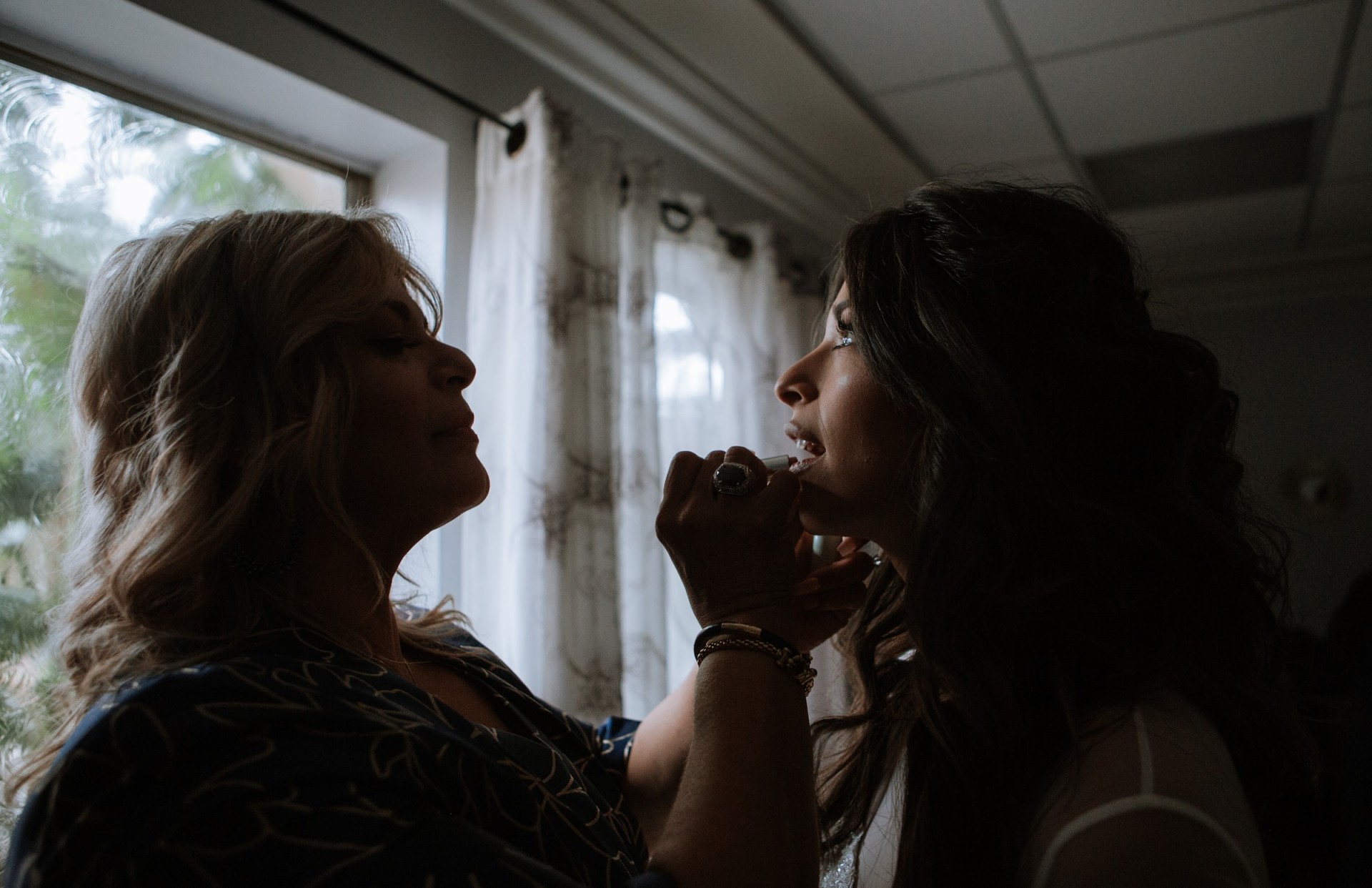 «Я не хочу повторить судьбу матери»: в чем причина отторжения? Объясняет психолог