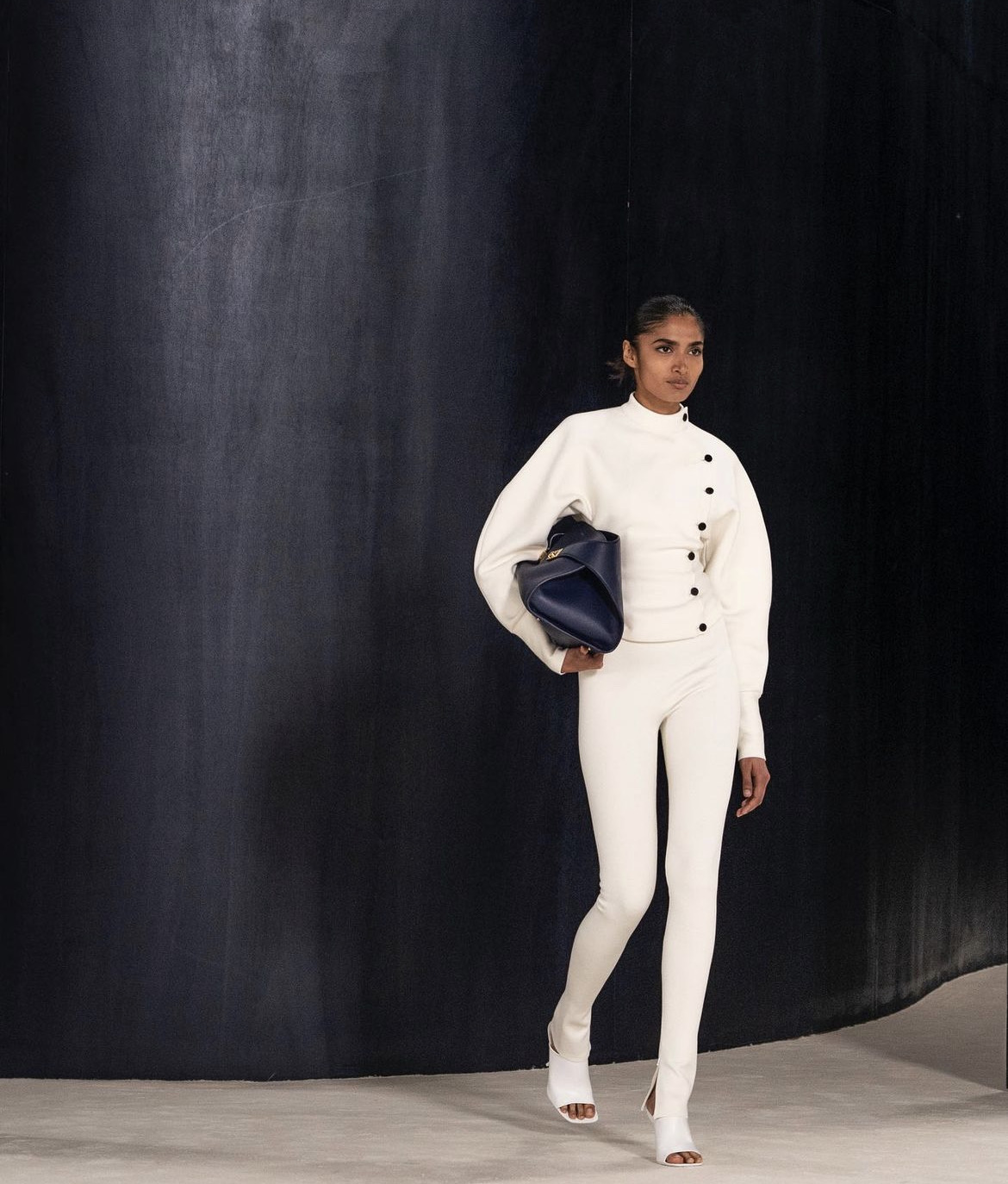 Officecore тренд