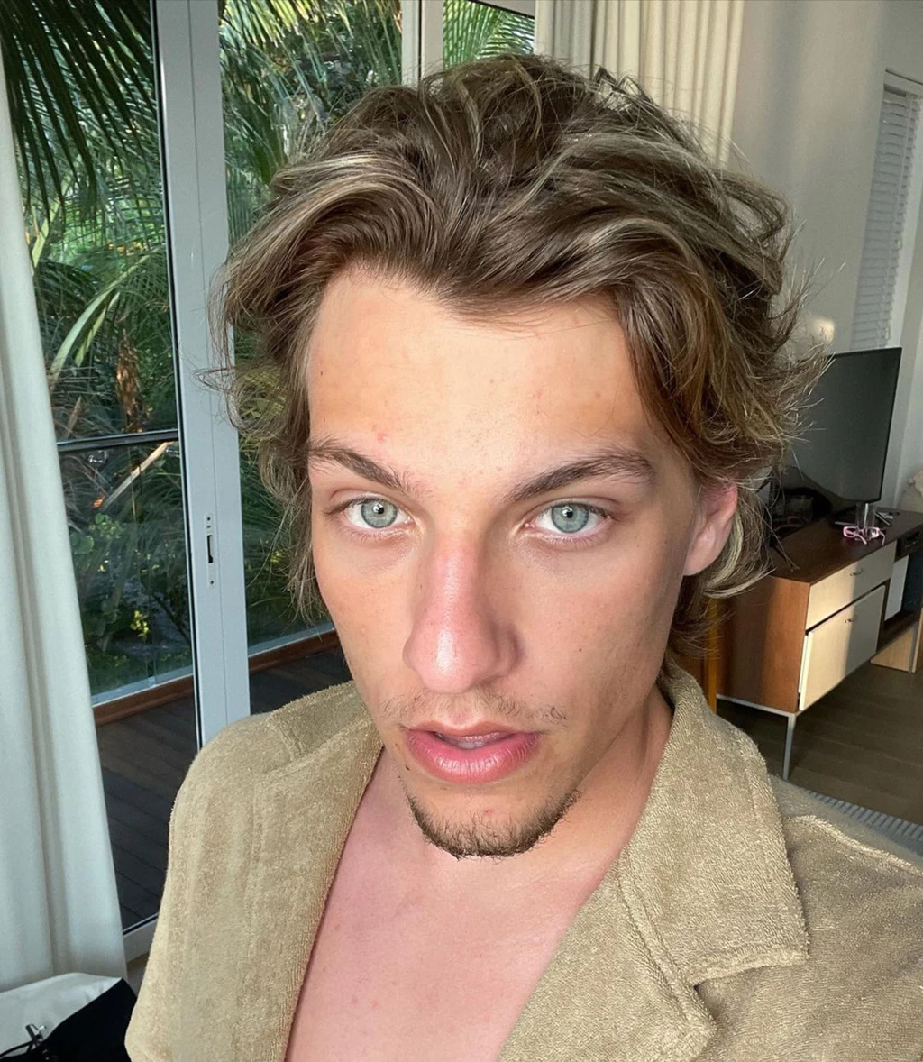 Что нам известно о Джейке Бон Джови – женихе Милли Бобби Браун