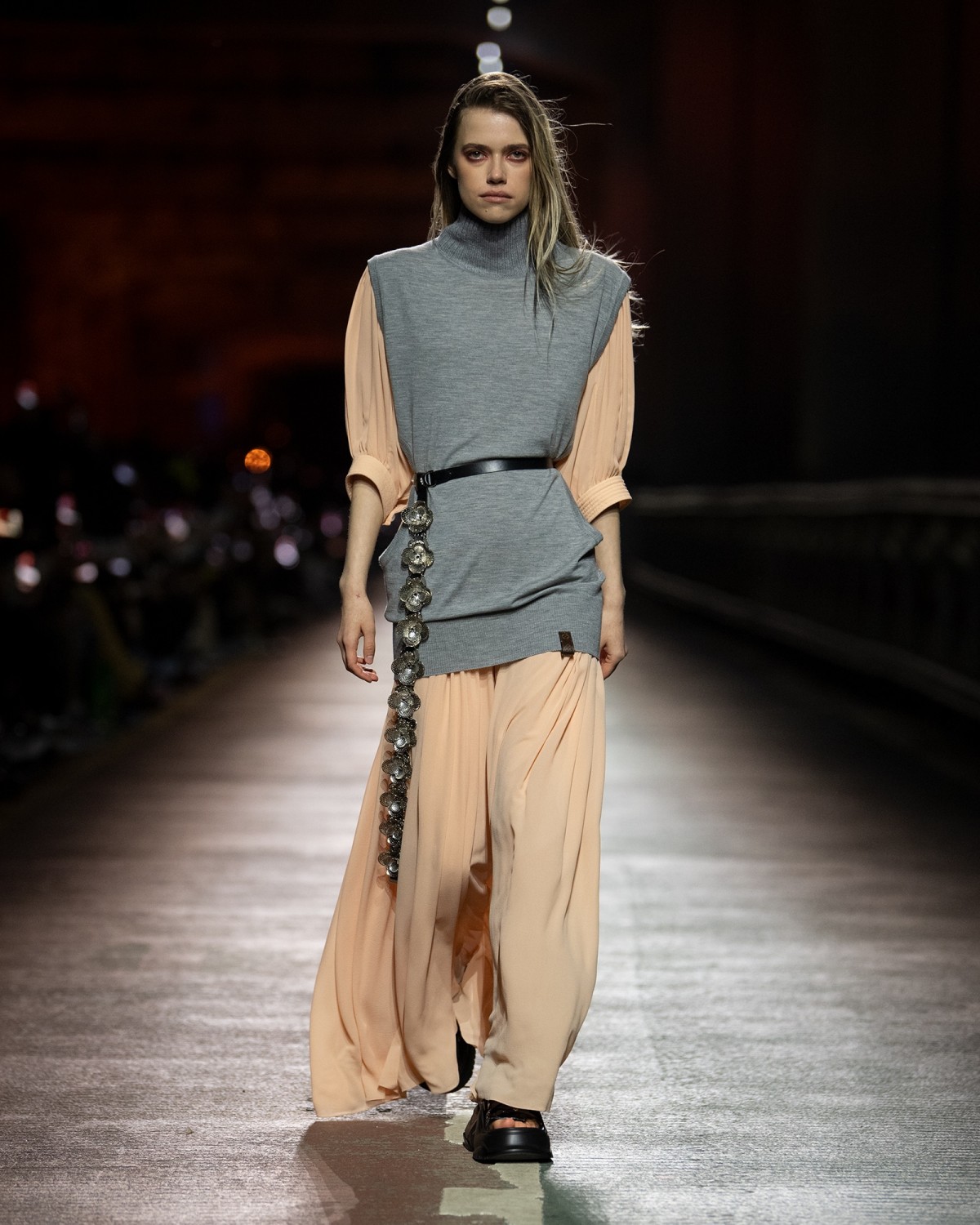 показ Louis Vuitton Pre-Fall 2023 в Сеуле