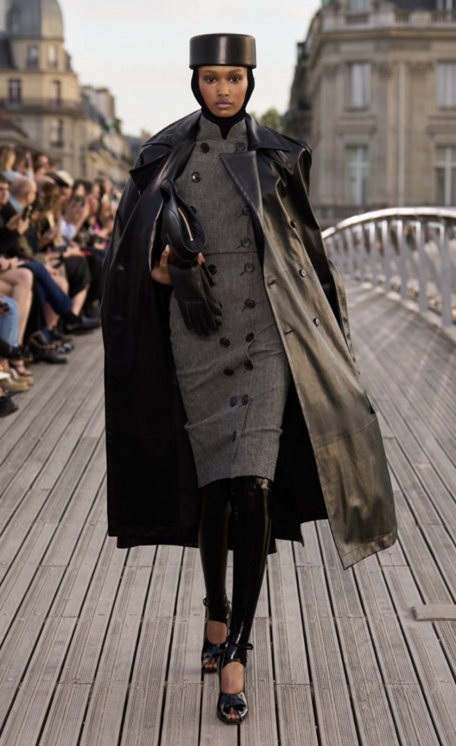 показ Alaïa Spring 2023