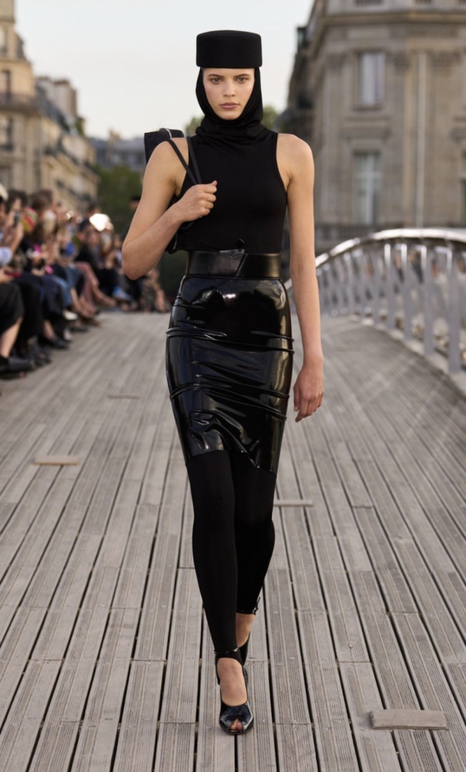 показ Alaïa Spring 2023