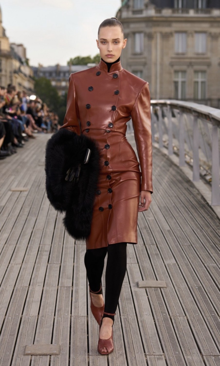 показ Alaïa Spring 2023