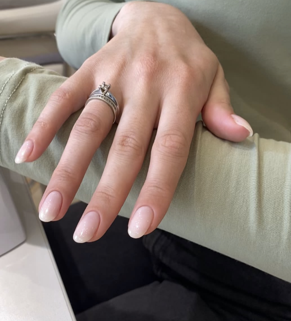 голые ногти тренд