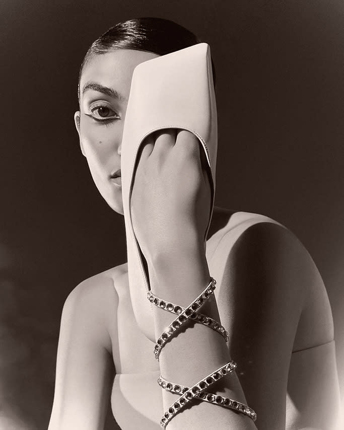 балетки Amina Muaddi 