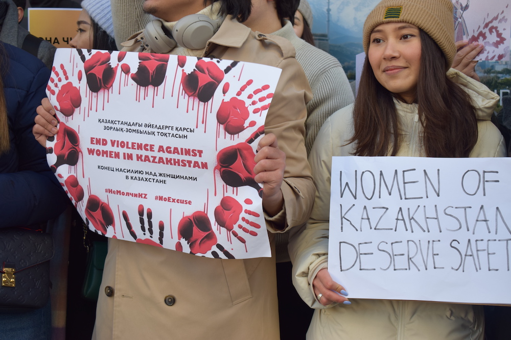 Как прошел мирный протест против насилия, организованный казахстанцами в Лондоне?