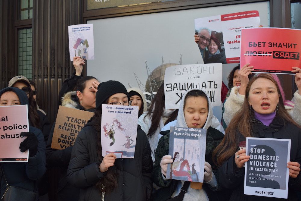 Как прошел мирный протест против насилия, организованный казахстанцами в Лондоне?