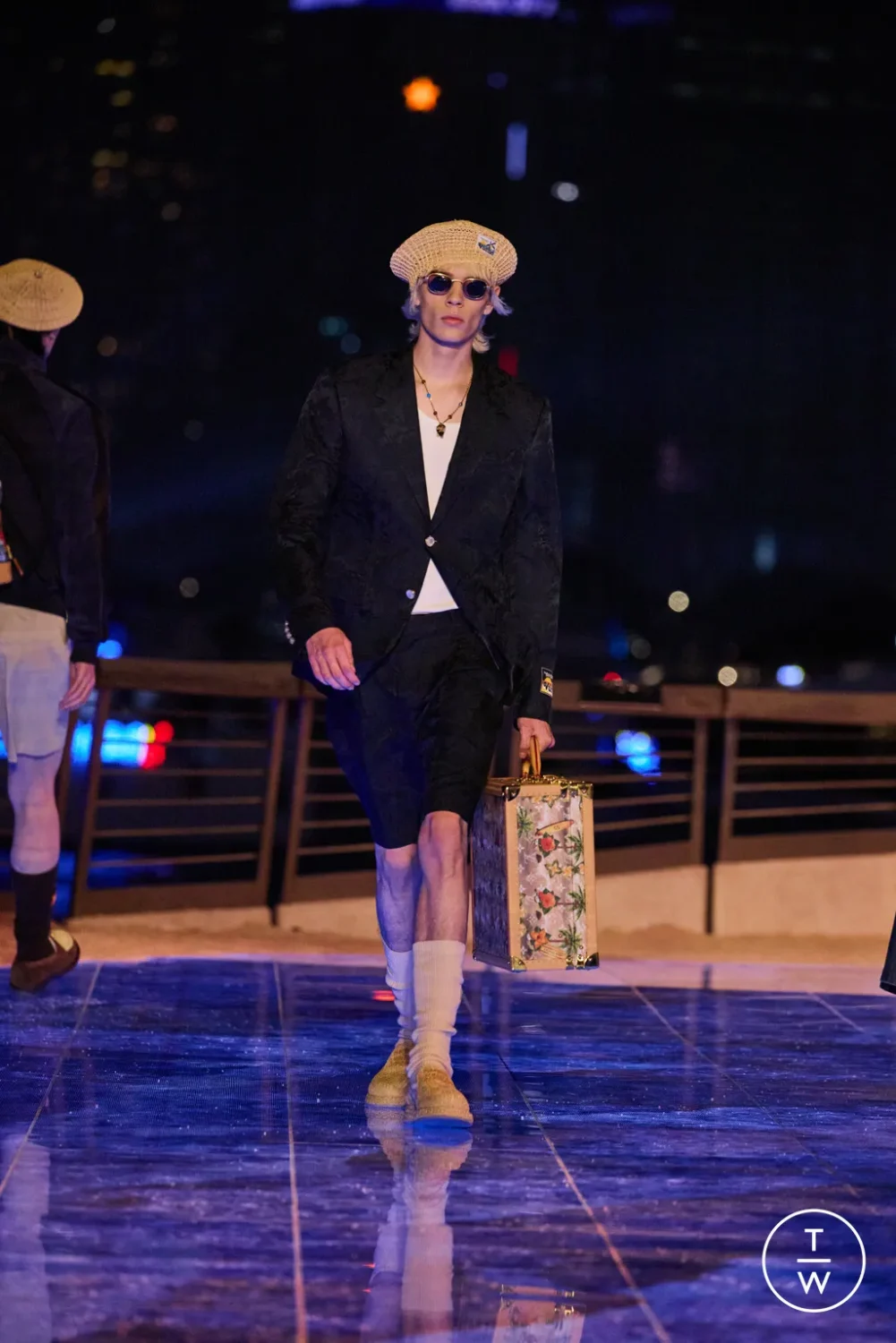 показ Louis Vuitton Pre-Fall 2024