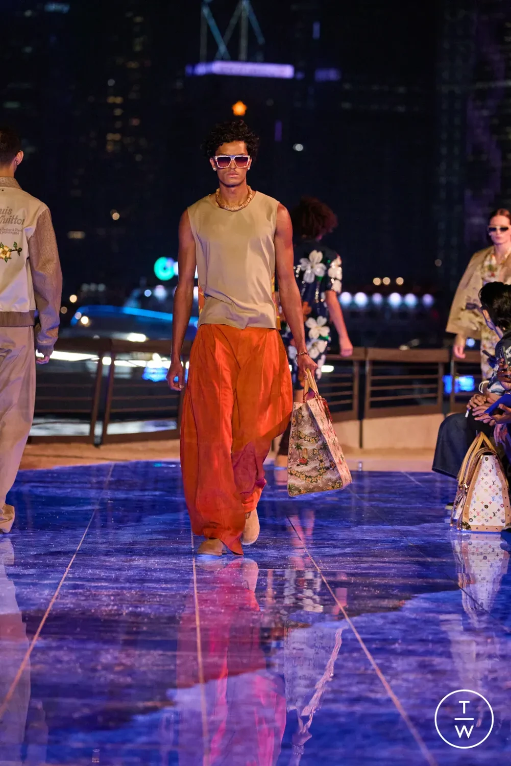 показ Louis Vuitton Pre-Fall 2024