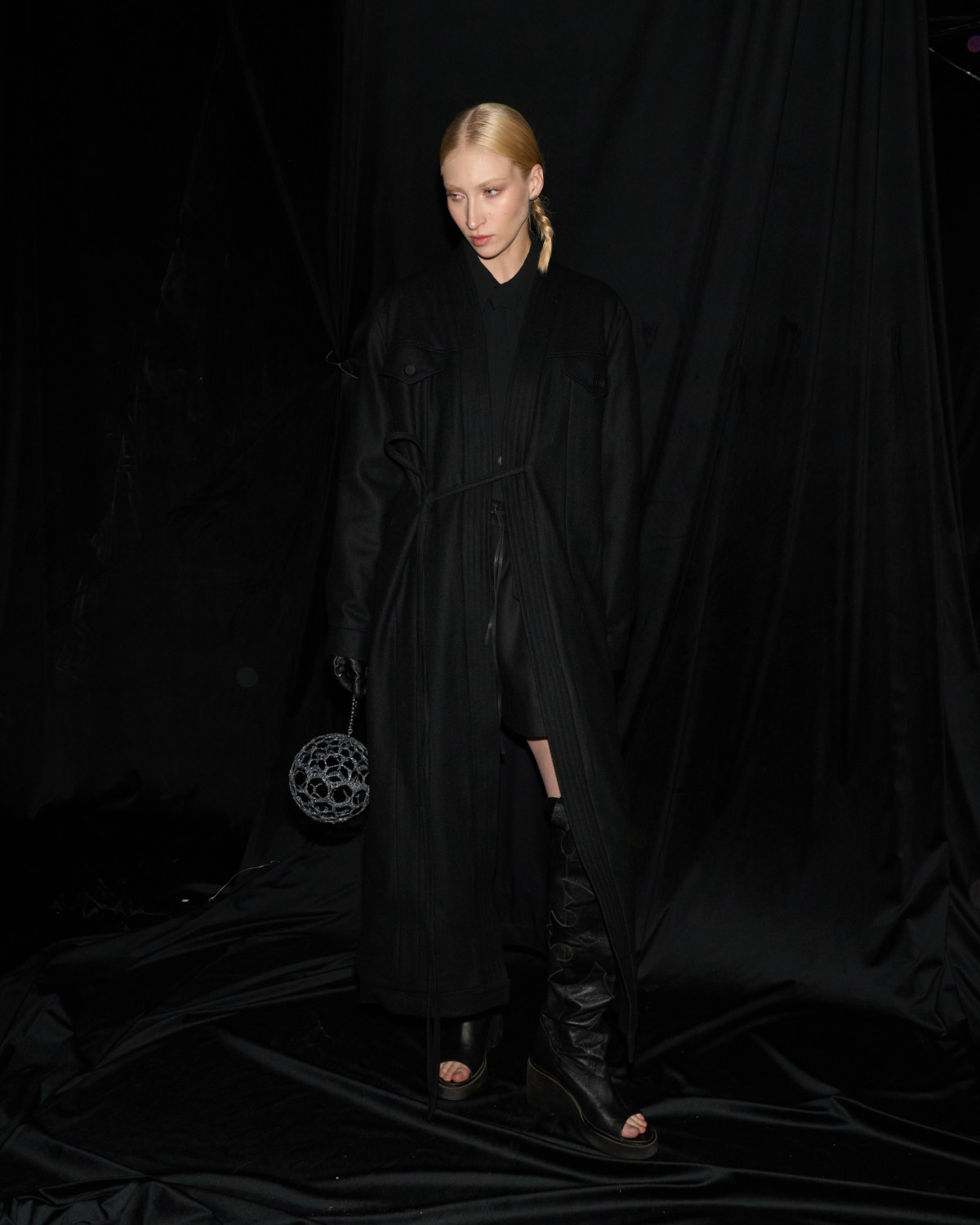 Айнур Турисбек LÚNAsezim