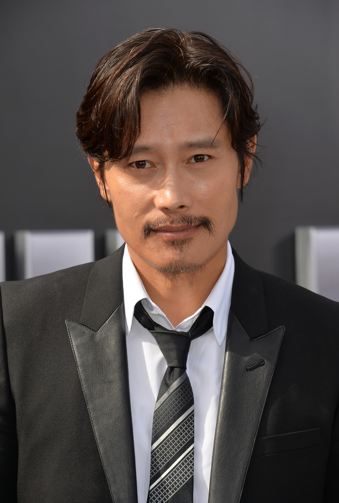 Звезда сериала «Игра в кальмара» подвергся нападению грабителей