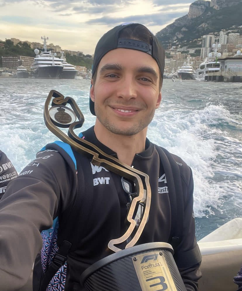 Эстебан Окон