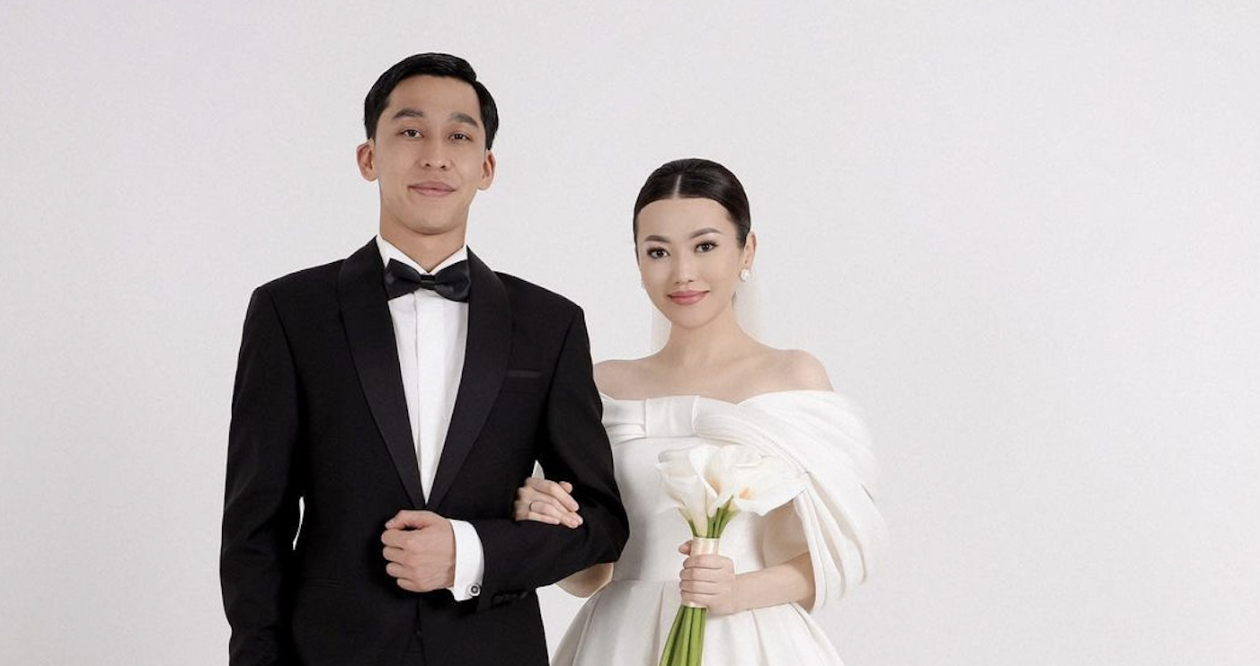 Үлкен әдемі бөксесі бар қыздар бейне