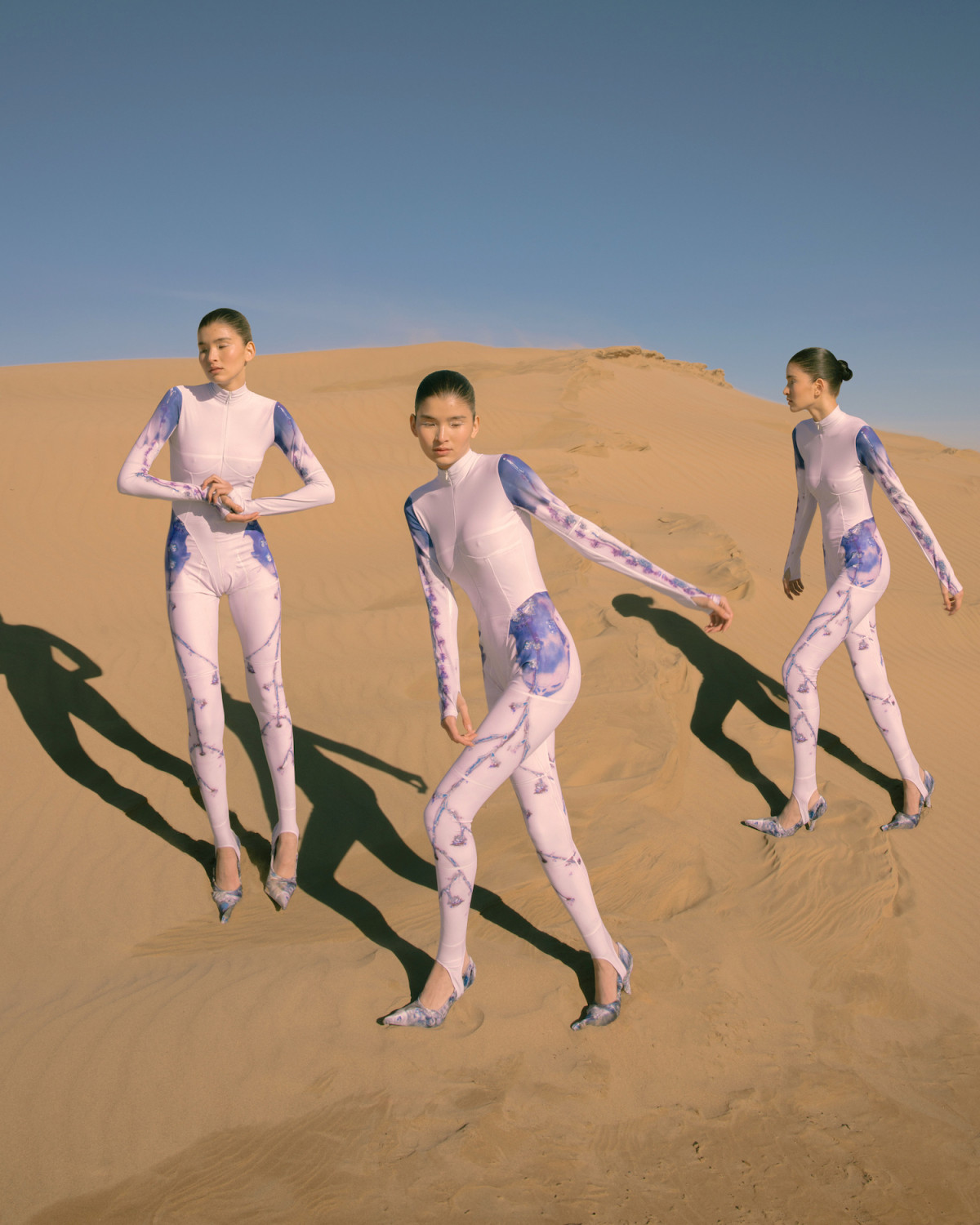 Алиса в стране реальности: эксклюзивная съемка для ELLE Kazakhstan