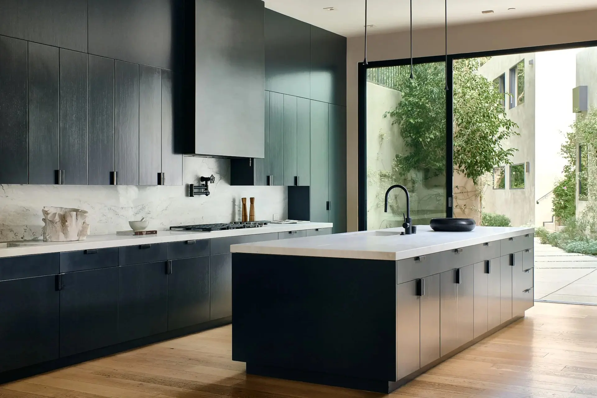 Кайли Дженнер Трэвис Скотт продают особняк