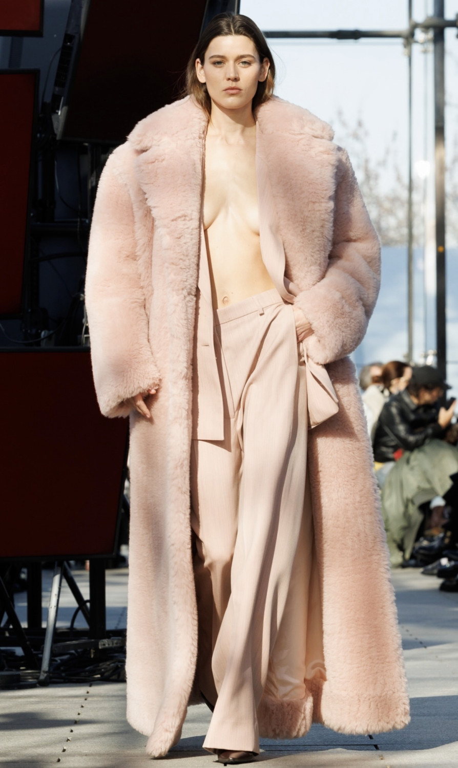 Stella McCartney Coperni Неделя моды AW 2024