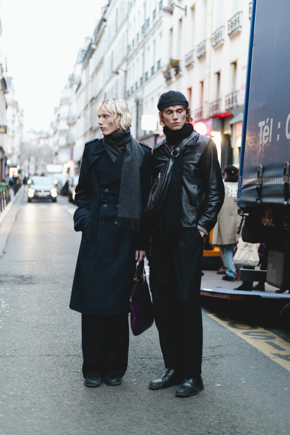 стритстайл Недели моды в Париже AW 2024