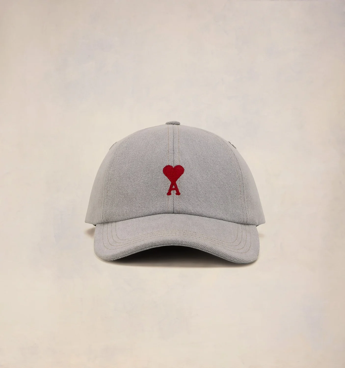 Стильные бейсболки на весну