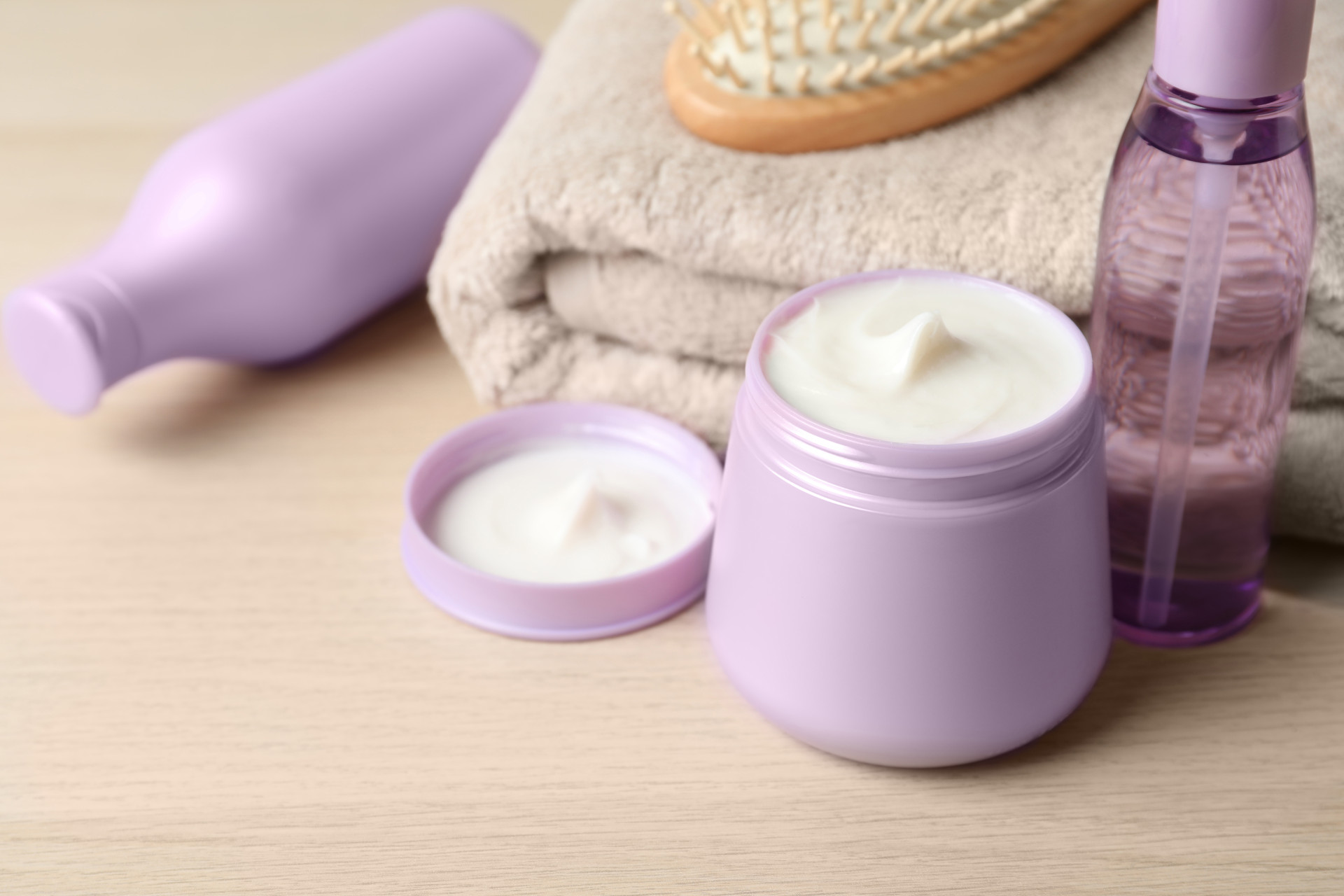 Маски, шампуни против желтизны.