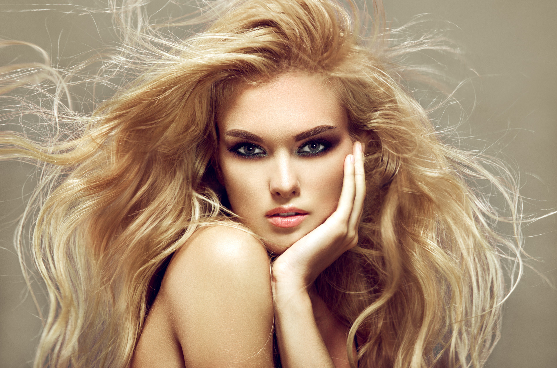 Обесцвеченные волосы